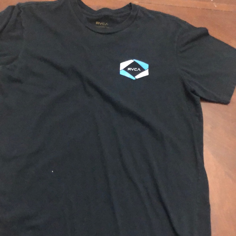 Men’s medium RVCA short sleeve tee